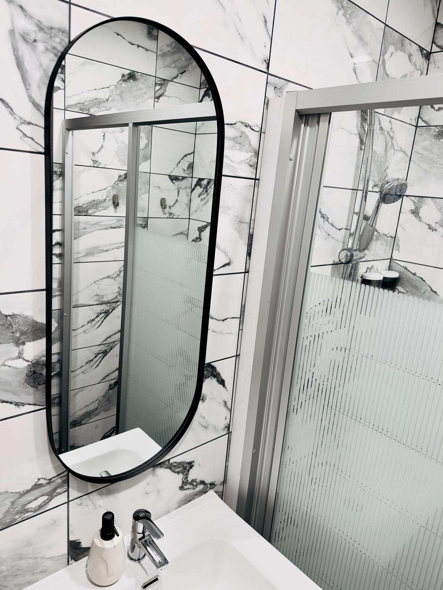 Broken Bed Hootel كاوناس المظهر الخارجي الصورة